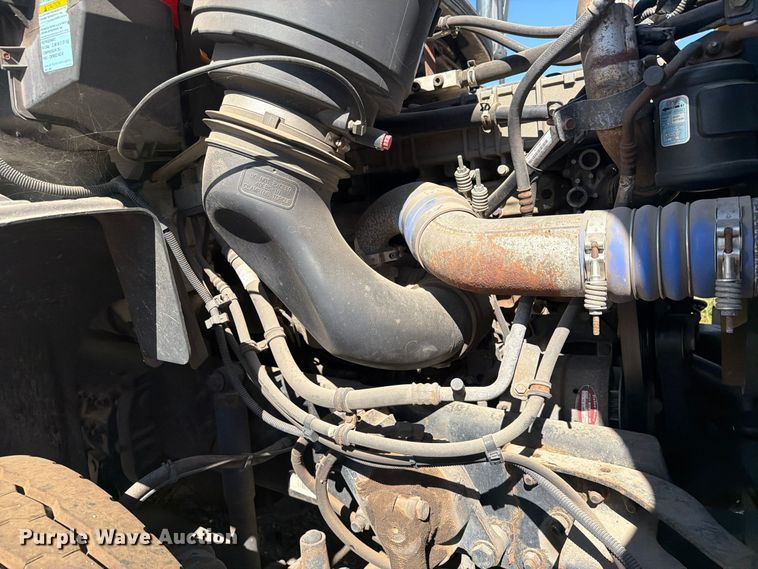 image for item EW1186 2015 Freightliner 114SD fuel truck