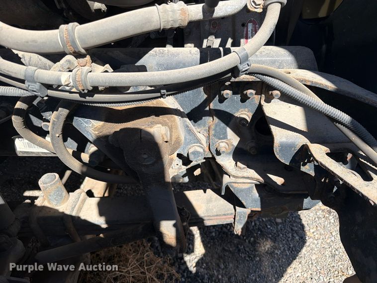 image for item EW1186 2015 Freightliner 114SD fuel truck