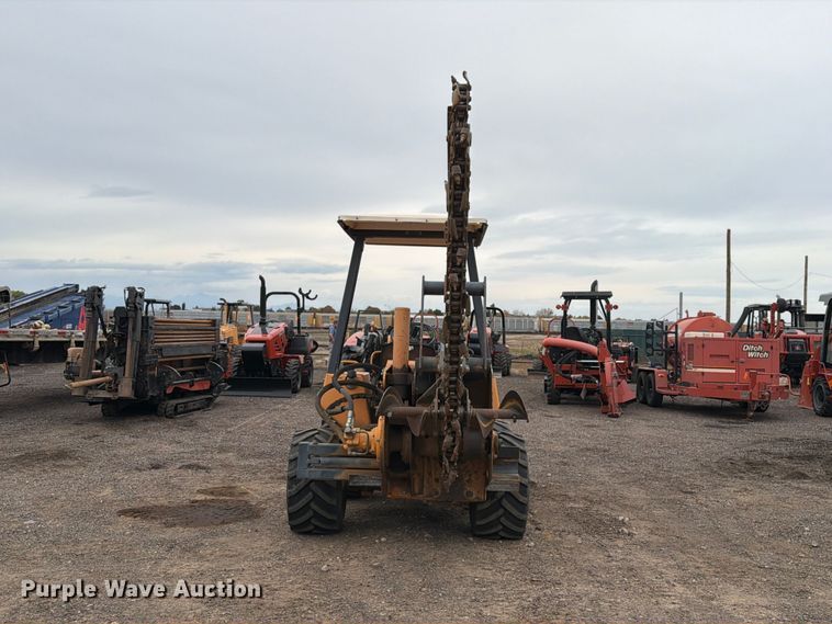 image for item EW1189 2001 Case 560 trencher