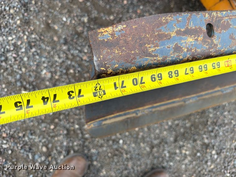 image for item EW1189 2001 Case 560 trencher