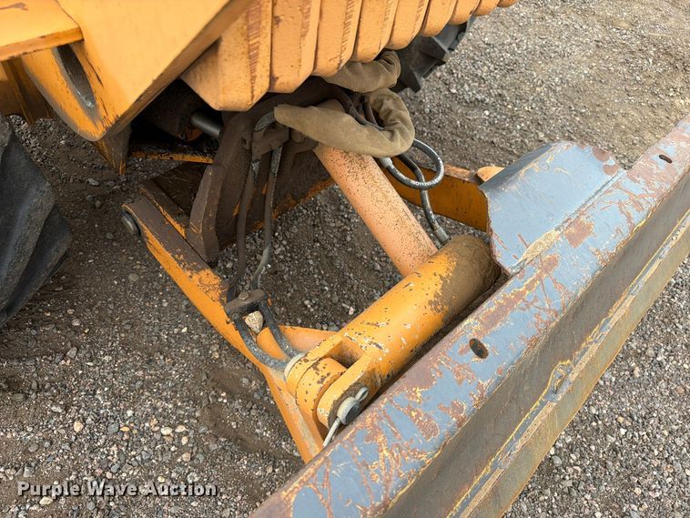 image for item EW1189 2001 Case 560 trencher