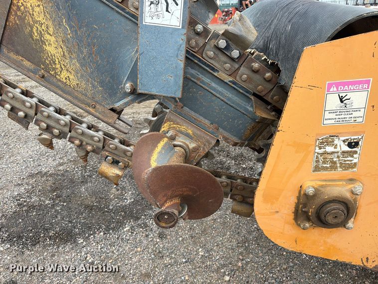 image for item EW1189 2001 Case 560 trencher