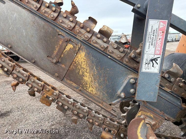 image for item EW1189 2001 Case 560 trencher