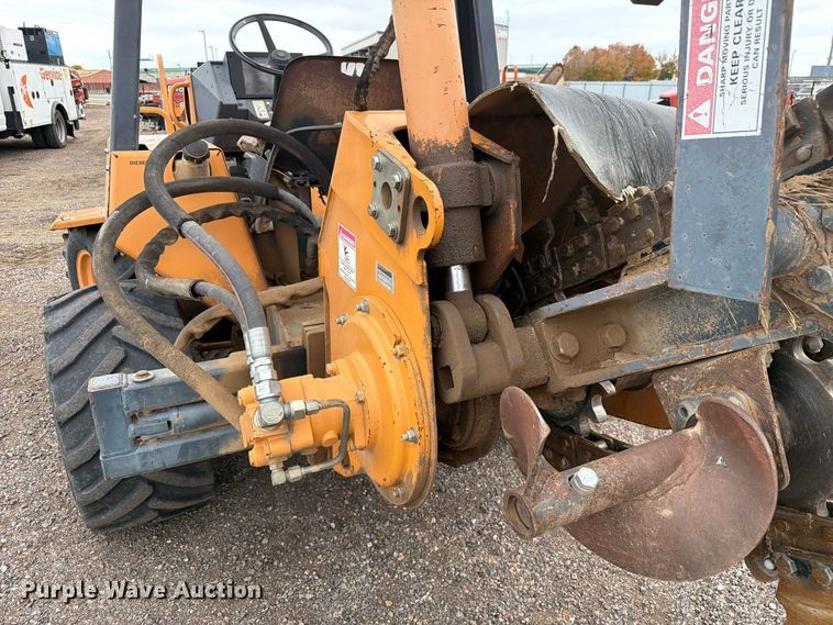 image for item EW1189 2001 Case 560 trencher