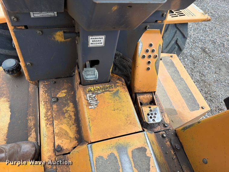 image for item EW1189 2001 Case 560 trencher