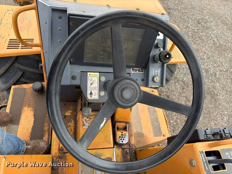 image for item EW1189 2001 Case 560 trencher