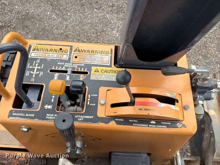 image for item EW1189 2001 Case 560 trencher