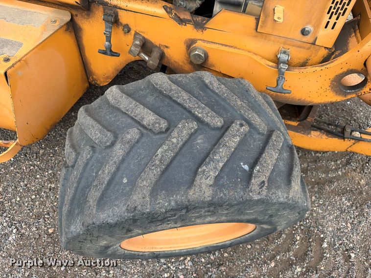 image for item EW1189 2001 Case 560 trencher