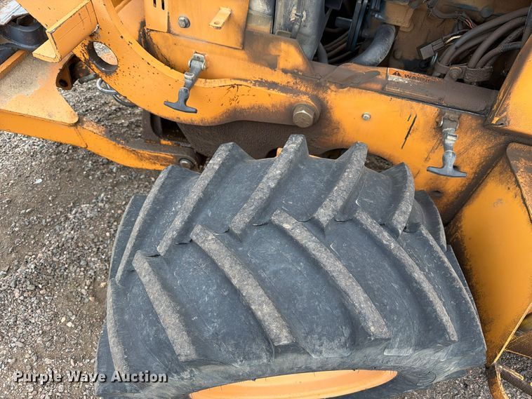image for item EW1189 2001 Case 560 trencher