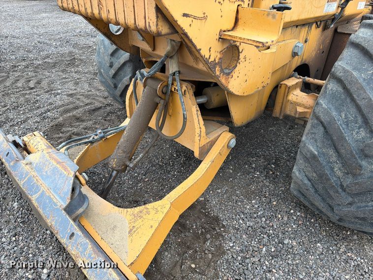 image for item EW1190 1998 Case 560 trencher