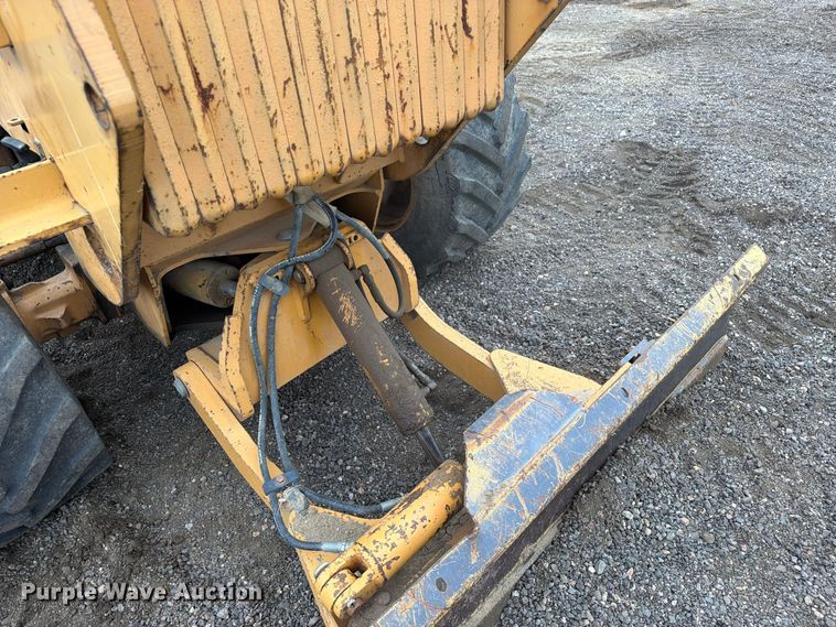 image for item EW1190 1998 Case 560 trencher