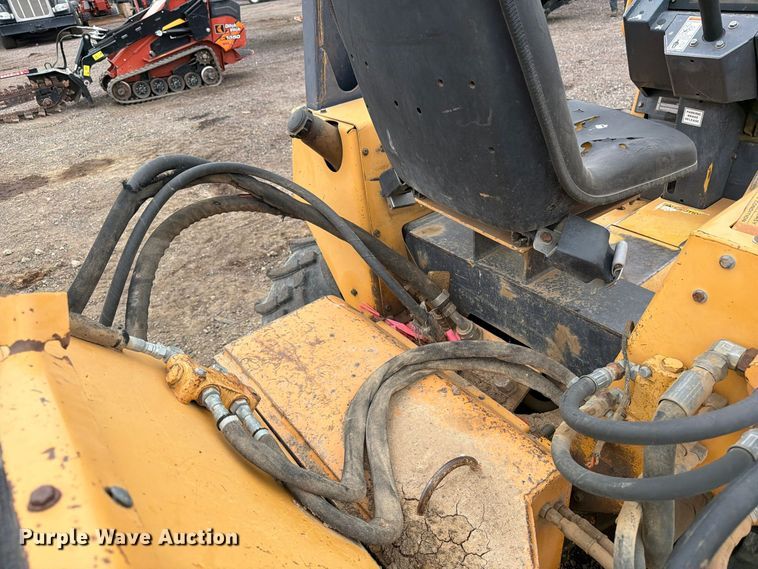 image for item EW1190 1998 Case 560 trencher