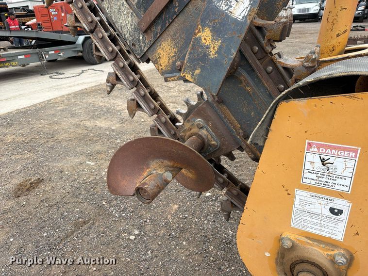 image for item EW1190 1998 Case 560 trencher