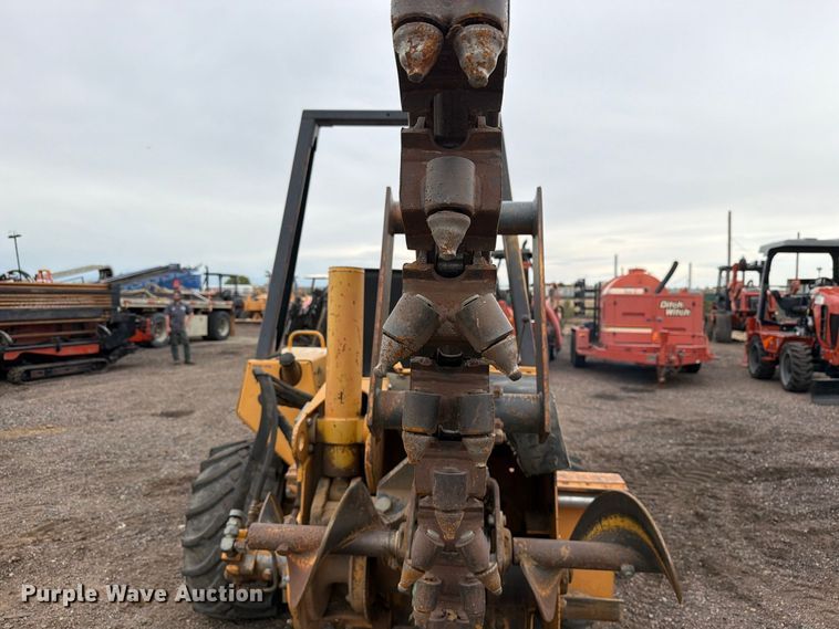 image for item EW1190 1998 Case 560 trencher