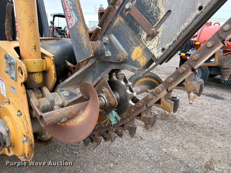 image for item EW1190 1998 Case 560 trencher