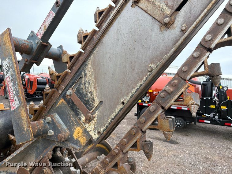 image for item EW1190 1998 Case 560 trencher