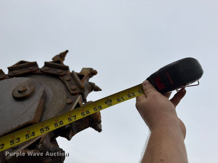 image for item EW1190 1998 Case 560 trencher
