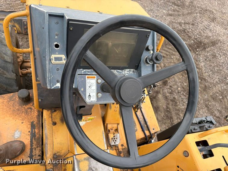 image for item EW1190 1998 Case 560 trencher