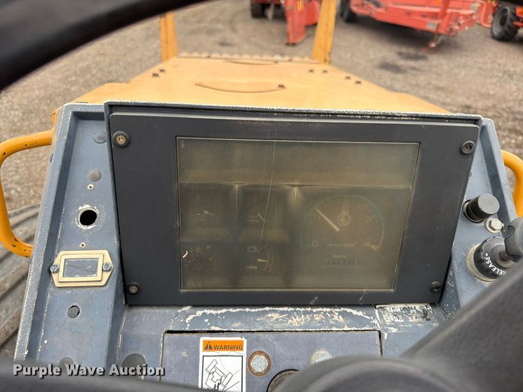 image for item EW1190 1998 Case 560 trencher