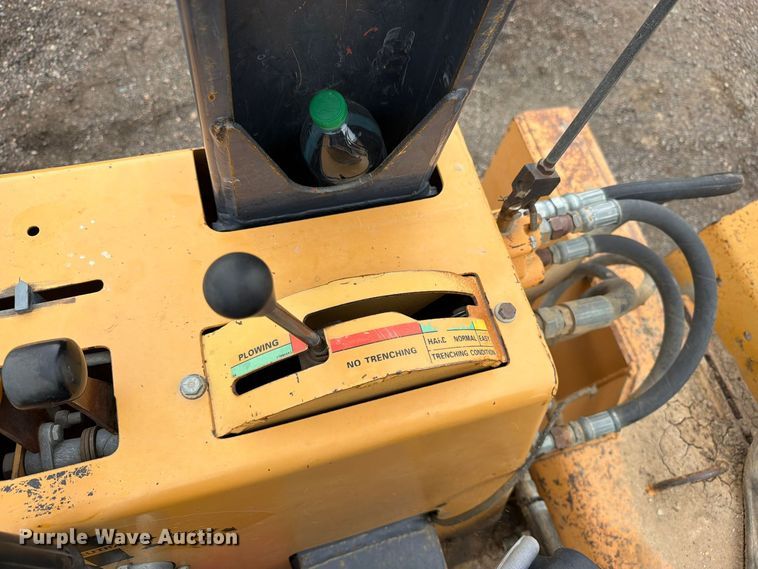 image for item EW1190 1998 Case 560 trencher