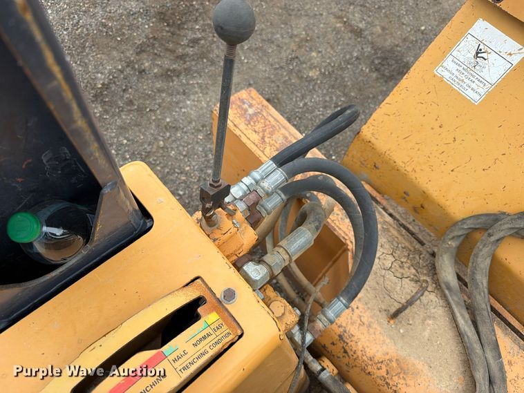 image for item EW1190 1998 Case 560 trencher