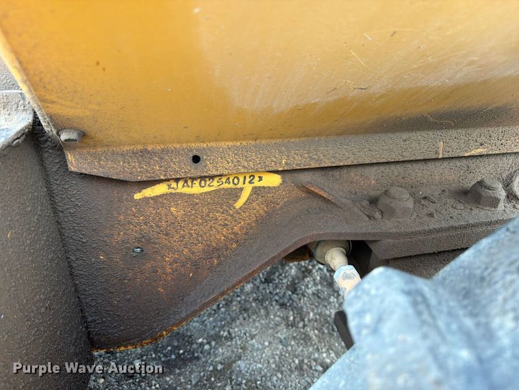 image for item EW1190 1998 Case 560 trencher