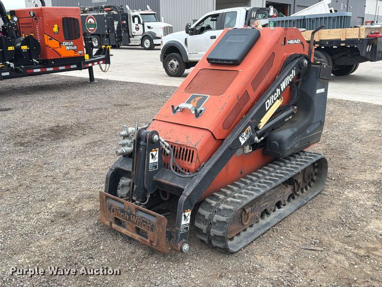image for item EW1192 2008 Ditch Witch 650 compact utility loader
