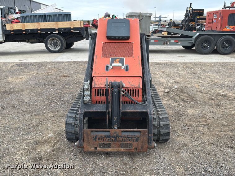 image for item EW1192 2008 Ditch Witch 650 compact utility loader