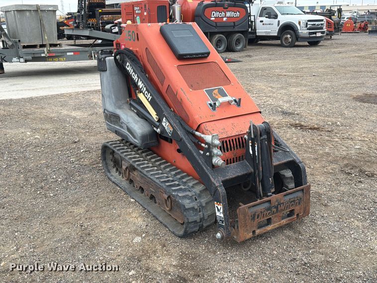 image for item EW1192 2008 Ditch Witch 650 compact utility loader