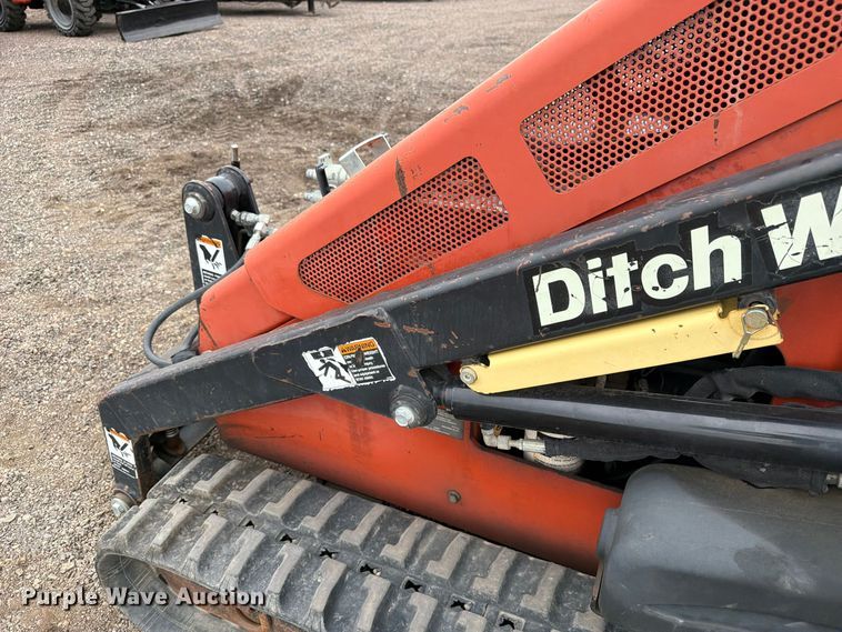 image for item EW1192 2008 Ditch Witch 650 compact utility loader