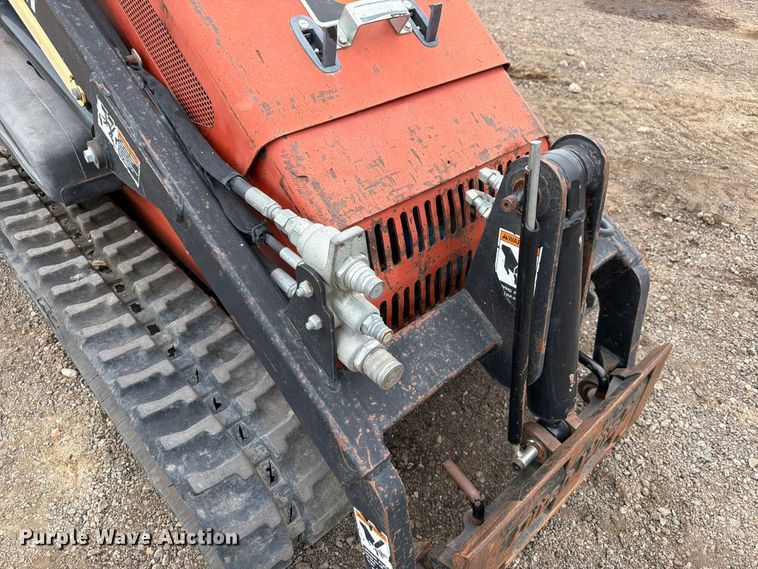 image for item EW1192 2008 Ditch Witch 650 compact utility loader