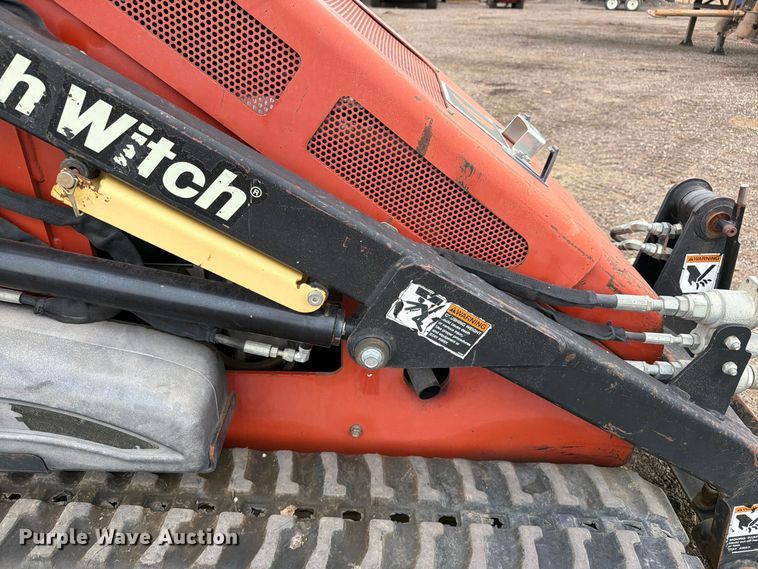 image for item EW1192 2008 Ditch Witch 650 compact utility loader