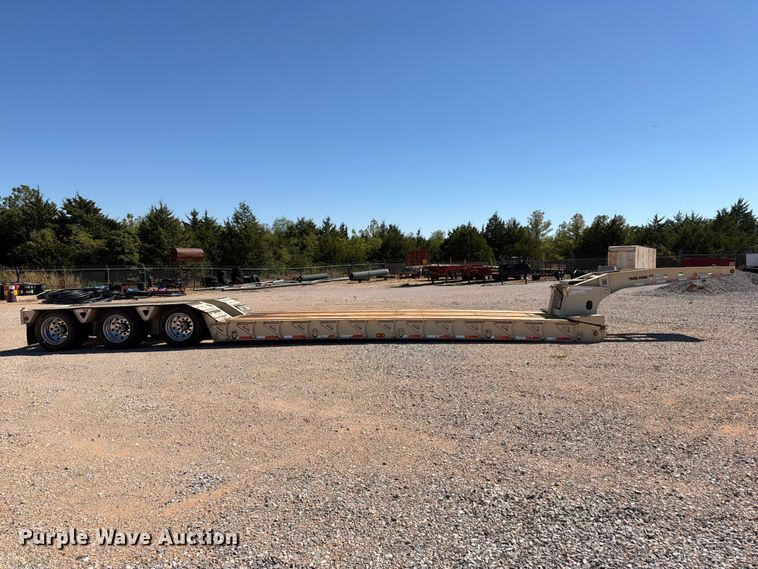 image for item EW7494 2006 Trail king TK110HDG-503 lowboy equipment trailer