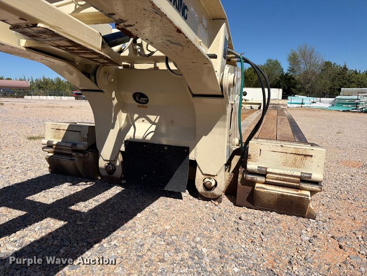 image for item EW7494 2006 Trail king TK110HDG-503 lowboy equipment trailer