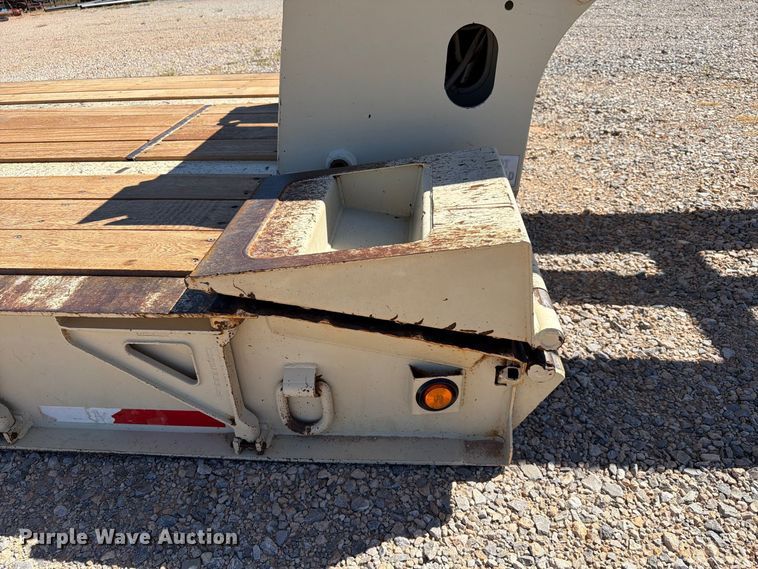 image for item EW7494 2006 Trail king TK110HDG-503 lowboy equipment trailer
