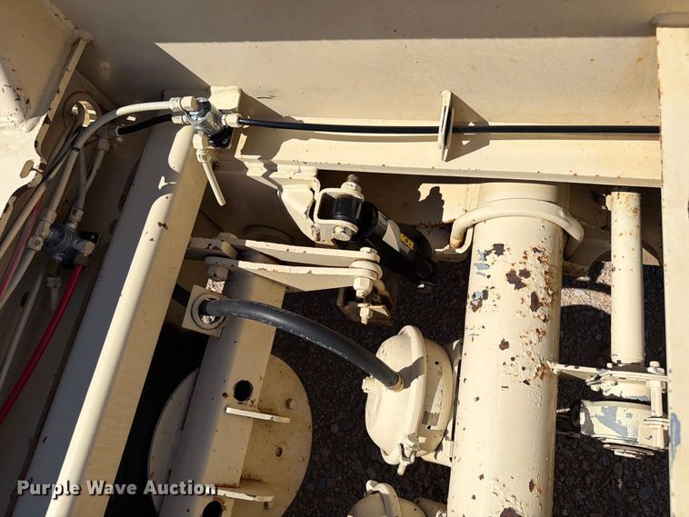image for item EW7494 2006 Trail king TK110HDG-503 lowboy equipment trailer