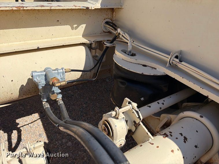 image for item EW7494 2006 Trail king TK110HDG-503 lowboy equipment trailer