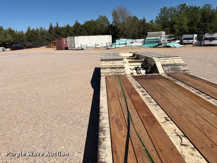 image for item EW7494 2006 Trail king TK110HDG-503 lowboy equipment trailer