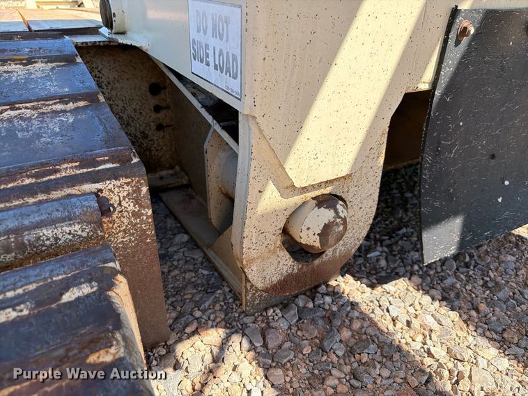 image for item EW7494 2006 Trail king TK110HDG-503 lowboy equipment trailer
