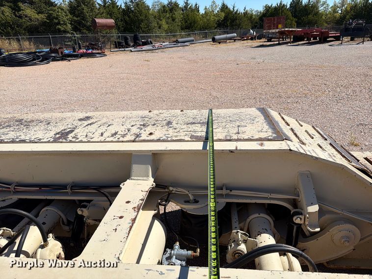 image for item EW7494 2006 Trail king TK110HDG-503 lowboy equipment trailer