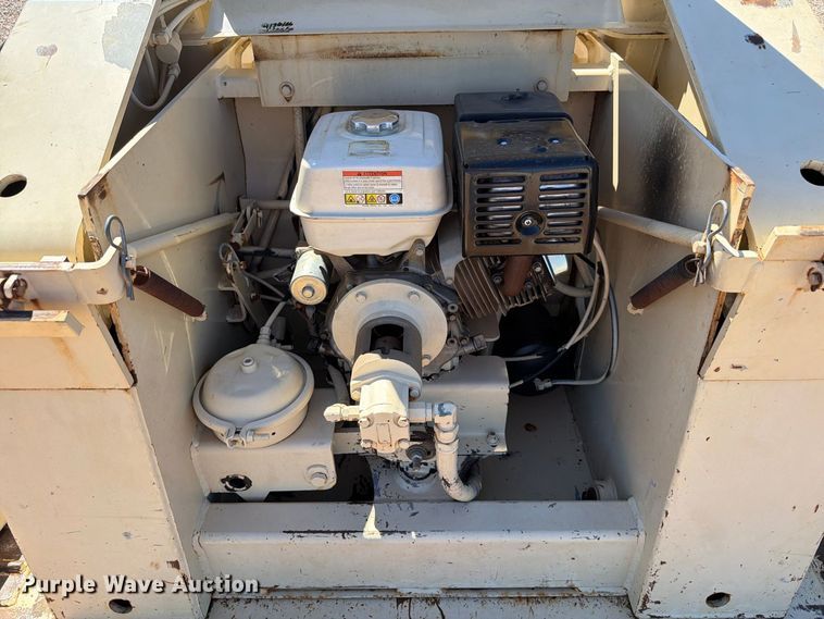 image for item EW7494 2006 Trail king TK110HDG-503 lowboy equipment trailer