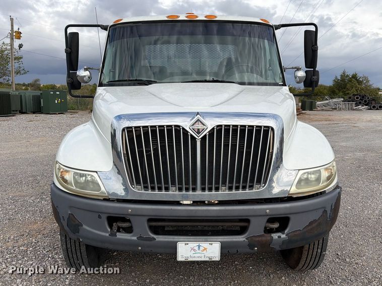 image for item EW7568 2007 International DuraStar 4400 utility / service truck