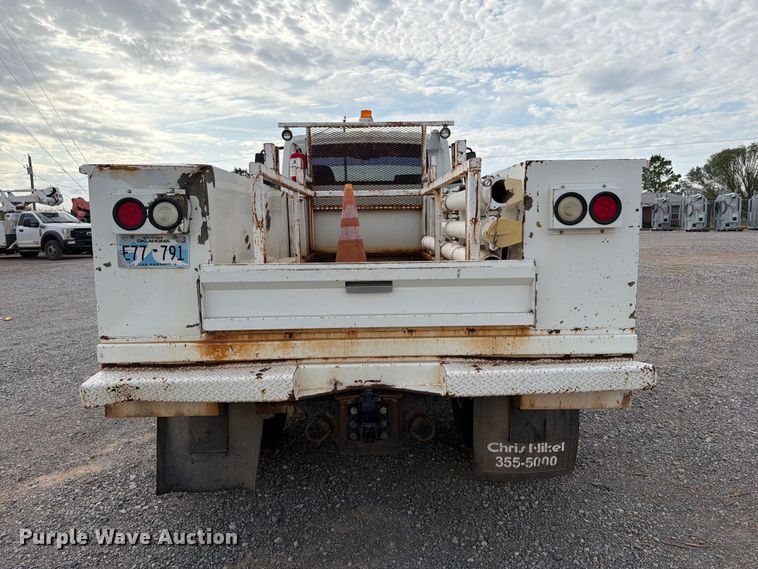image for item EW7568 2007 International DuraStar 4400 utility / service truck