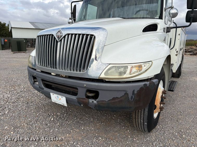 image for item EW7568 2007 International DuraStar 4400 utility / service truck