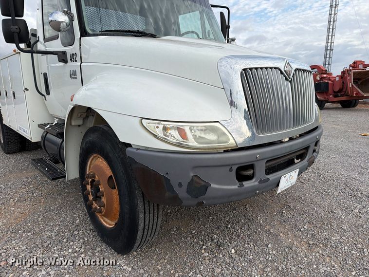 image for item EW7568 2007 International DuraStar 4400 utility / service truck
