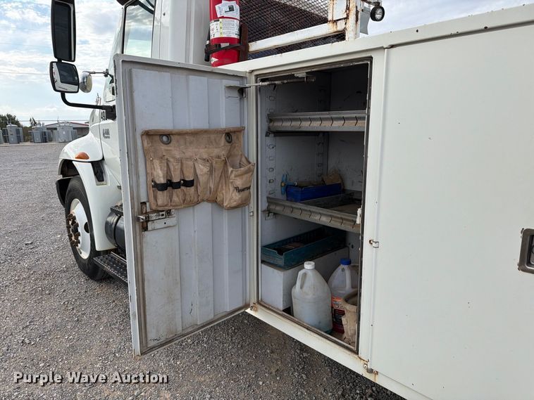 image for item EW7568 2007 International DuraStar 4400 utility / service truck