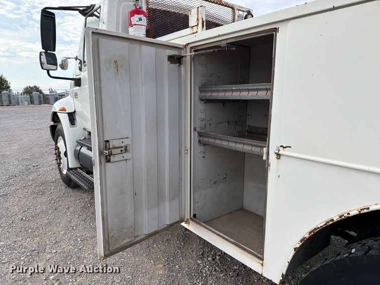image for item EW7568 2007 International DuraStar 4400 utility / service truck