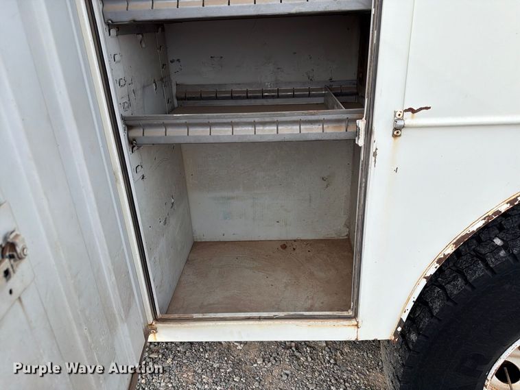 image for item EW7568 2007 International DuraStar 4400 utility / service truck