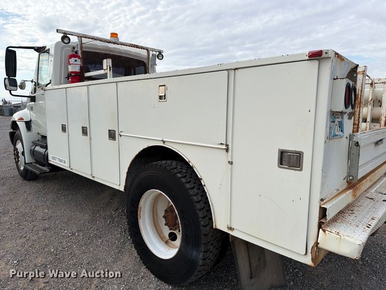 image for item EW7568 2007 International DuraStar 4400 utility / service truck