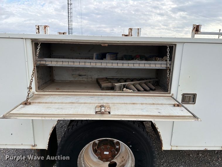 image for item EW7568 2007 International DuraStar 4400 utility / service truck